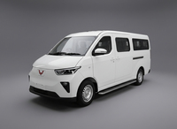 Uniquement pour conduite à droite : Nouvelle voiture électrique de luxe Wuling Yangguang à 14 places, véhicule à énergie nouvelle à 4 roues motrices, à vendre