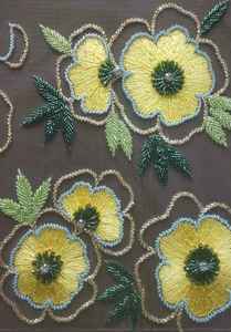 Tissu décoratif en dentelle perlée avec broderie florale Parfait pour le style Lehenga pour les mariages et les occasions festives - Product Image 2