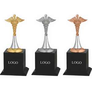 Trofeo de Metal Dorado, Plateado y Bronce con Base Negra, Temática Deportiva, Impresión UV, Técnica de Fundición, Premios Médicos, Actividades Promocionales - Product Image 1