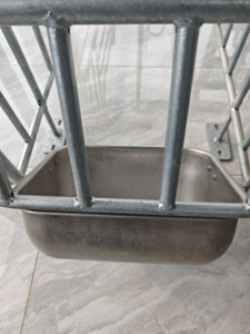 Cage <span class=keywords><strong>de</strong></span> maternité polyvalente <span class=keywords><strong>de</strong></span> haute qualité pour porcelets, <span class=keywords><strong>lit</strong></span> d'accouchement pour porcelets, système d'alimentation automatique pour équipement agricole - Product Image 5