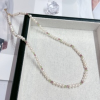 Collier en or 18 carats avec perles d'eau douce naturelles (avec jaspe et péridot)