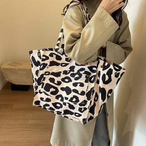 Nuevo bolso de hombro informal de nailon con estampado de leopardo, multifuncional, de gran capacidad y alta calidad - Product Image 2