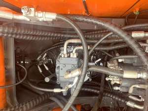 รถขุดมือสอง Doosan DX225 จากเกาหลีใต้ ประสิทธิภาพของรถตรงตามมาตรฐานการส่งออก - Product Image 3