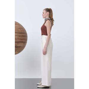 Pantalones Básicos Plisados para Mujer de Soul - Cómodos Pantalones Casuales de Cintura Alta en Color Beige Arena para Uso Diario - Product Image 4