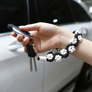 Porte-clés en alliage de zinc, breloque tissée en peluche faite à la main, style bohème, arbre de rose polychrome, bracelet de poignet écologique et durable, cadeau DIY - Product Image 2