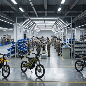 <span class=keywords><strong>Moto</strong></span> tout-terrain électrique Surron 2026 tendance haute performance, accélération rapide 3.1s, couple de 511 Nm pour l'aventure hors route - Product Image 5