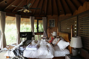 Casa de campo con techo de paja Resort Casa de madera Cabaña de troncos prefabricada redonda Terraza al aire libre Ocio Vacaciones Hotel Lodge Tiny Cozy Villa - Product Image 6