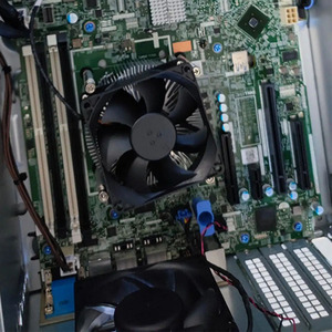 Cho Dell T150 g6405t | 1x8gb | 1x1tb <span class=keywords><strong>HDD</strong></span> SATA nhập | 3 máy chủ - Product Image 4