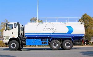 Camions-citernes de transport de carburant prêts à être expédiés : 6x4, 4x2, citernes à essence 28000L, citernes à diesel. - Product Image 5