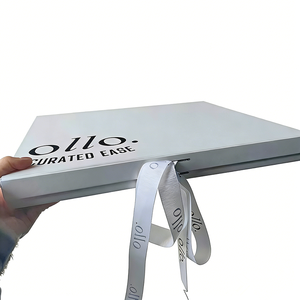 Boîte pliante blanche avec logo imprimé personnalisé, emballage pour vêtements, boîte pliante mate pour cosmétiques, perruques, boîte cadeau magnétique avec poignée en ruban - Product Image 4