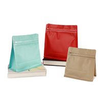 Sacs refermables à fond plat en papier kraft mat personnalisés avec valve d'air pour grains de café
