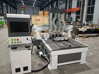 Machine de gravure 3D cylindrique à quatre têtes CNC 1310, machine de découpe de divers types de tuyaux