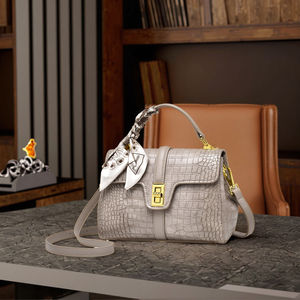 Sac à main de grande capacité en cuir PU et polyester à imprimé crocodile haut de gamme pour femmes 2025, fermeture éclair, pour le travail et les trajets quotidiens - Product Image 1