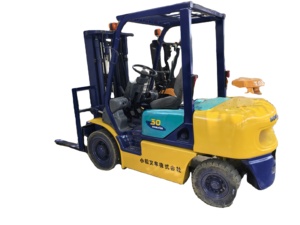 Komatsu รถยก3ตัน, เสา3ขั้นยกสูงถึง4.5เมตรพร้อมฟังก์ชันเลื่อนด้านข้างมีความยืดหยุ่นในการจัดการที่มีประสิทธิภาพ - Product Image 2