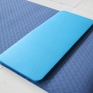 Tappetino antiscivolo per ginnastica sportiva per Pilates con Logo personalizzato - Product Image 2