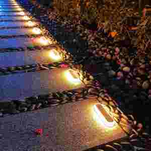 Lot de <span class=keywords><strong>4</strong></span> lampes solaires LED étanches IP68 pour marches, allumage/extinction automatique, pour couloir, allée, porte, <span class=keywords><strong>garage</strong></span> - Product Image 1