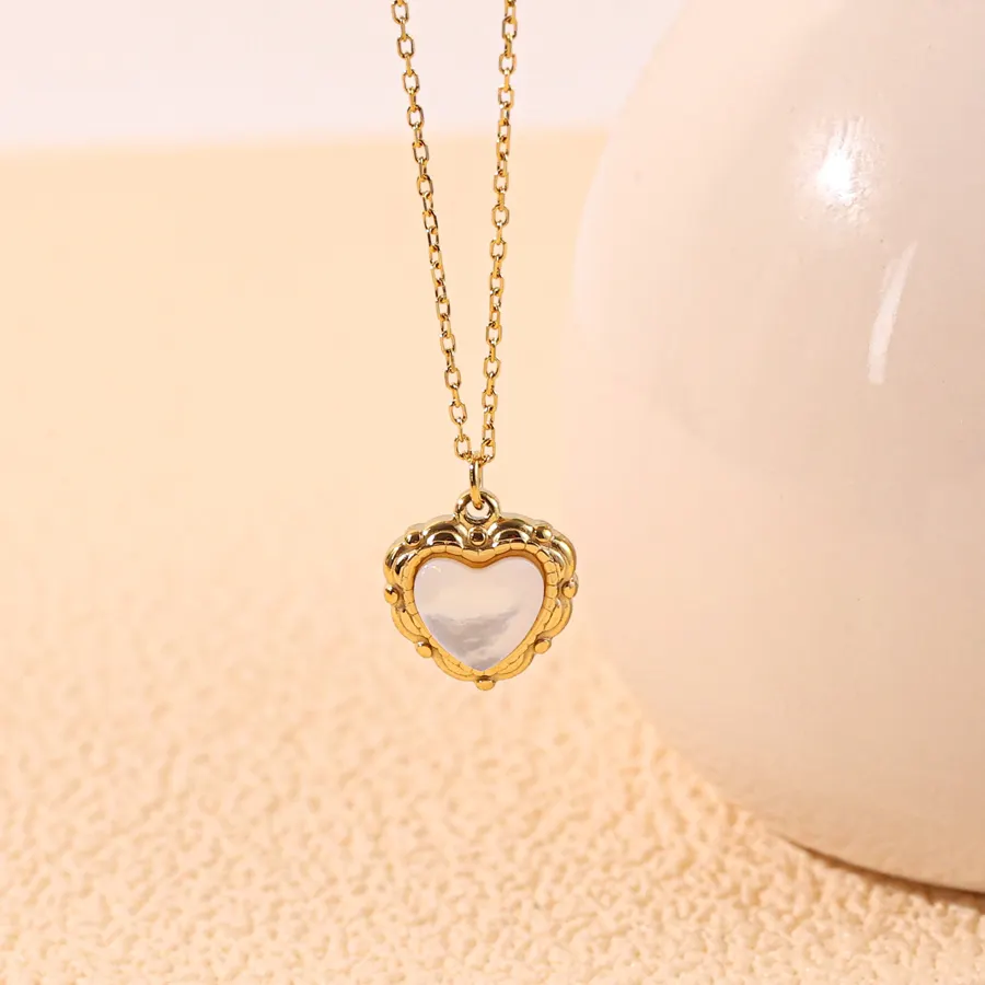Kalung liontin hati perhiasan modis baja tahan karat berlapis emas 18K untuk hadiah wanita