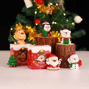 Figurines de Noël en résine Mystic Arts, décorations de Père Noël et bonhomme de neige de style dessin animé pour la maison et les vitrines. - Product Image 1