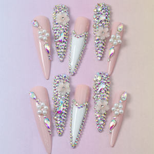 Vente en gros d'ongles artificiels en acrylique faits à la main, faux ongles carrés à couverture complète, dégradé rose et blanc, design avec strass, personnalisable. - Product Image 2