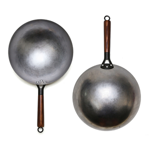Juego de utensilios de cocina de estufa de Gas sin recubrimiento hecho a mano de Zhangqiu, <span class=keywords><strong>Wok</strong></span> de hierro forjado con mango de madera, tapa de vidrio, olla de acero antiadherente para freír - Product Image 4