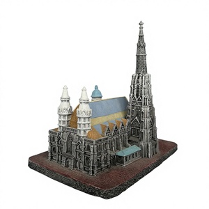 Modèle de Cathédrale Gothique, Statue de Collection en Résine, Figurine d'Architecture Décorative pour Décoration Intérieure - Product Image 4