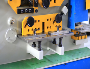 Punzonadora Hidráulica CNC Pequeña con Alta Productividad - Product Image 6