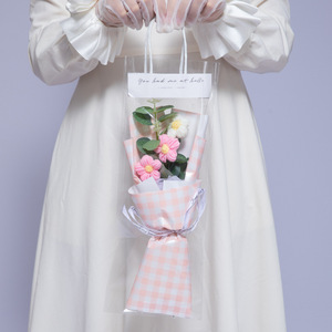 باقة زهور كروشيه يدوية الصنع، منتج نهائي، هدية مثالية للفتيات في عيد الحب، عيد الحب الصيني، أعياد الميلاد، التخرج - Product Image 6