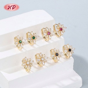 คอลเลกชันต่างหูทรงบาแกตต์ลายซันเบิร์สต์ ขายส่ง ทำจากทองเหลืองชุบทอง 18K  เครื่องประดับ คอลเลคชั่นต่างหูทรงพระอาทิตย์ - Product Image 2