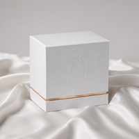 Emballage en carton rigide de luxe avec logo personnalisé, papier texturé blanc recyclable, gaufrage, couvercle et base amovibles, boîtes cadeaux