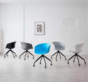 Chaise de réception pivotante en plastique <span class=keywords><strong>pas</strong></span> chère, fauteuil de bureau pivotant en plastique pour salon avec roulettes - Product Image 5