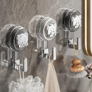 Crochet mural à ventouse Bear, gris translucide poli, sans perçage, pour organiser les vêtements et le rangement de salle de bain - Product Image 1