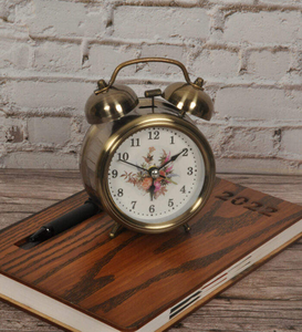 Certified Grade <b>Mechanical</b> Desk <b>Clock</b> with Modern Design & Precise Timekeeping Stainless Steel Eco-Friendly <b>Battery</b> Operated - Product Image 3