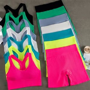 Conjuntos Deportivos para Mujer, 2 Piezas, Top Deportivo con Cierre Cruzado en la Parte Delantera, Pantalones Cortos, Conjuntos de Gimnasio, Yoga y Fitness, Venta al Por Mayor - Product Image 1