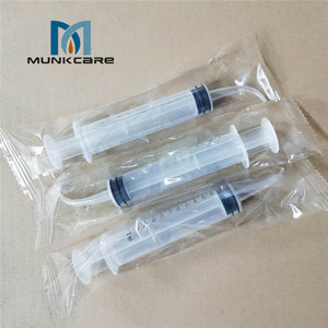 Seringue courbée Munkcare blanche 10 ml, équipement d'irrigation dentaire, équipement de thérapie orale - Product Image 1