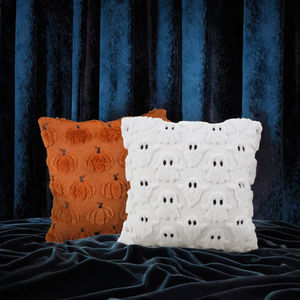 Housse de coussin carrée moderne pour Halloween, en peluche douce, fourrure écologique, décoration d'intérieur, motifs fantômes blancs - Product Image 3