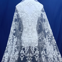 Tissu en dentelle de tulle brodé de perles et de sequins pour robe de mariée, voile et mantille