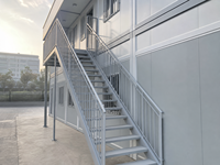 Maison préfabriquée modulaire à deux étages en panneaux d'acier à assemblage rapide, cadre noir, fenêtre, camp de travailleurs, 20 pieds, garantie 5 ans