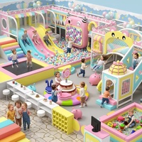 Equipo de juegos interior comercial directo de fábrica, temática Monstruo Pastel, con toboganes triples, piscina de bolas, torre de pasteles y columpio para niños FEC