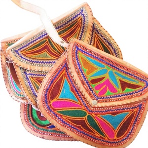 Bolso de Mano Estilo Banjara de KAMARVY, Bordado a Mano Indio, Estilo Gitano, para Mujer, de Tela de Algodón, Moderno, Casual, para Uso Diario - Product Image 2