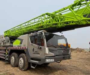 Zoomlion ZTC800v 80t <b>Crane</b> Mobile <b>CRANE</b> Used Ztc800h5 Ztc1300v Ztc1500v Ztc900h7 Ztc850h7 Truck <b>Crane</b> for SALE - Product Image 2