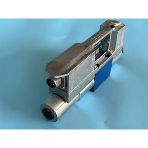 Rexroth Proportional Valve 4WREE6E16-30/<b>V</b>/24F1 160 L/min 315 <b>Bar</b> Hydraulic Control 1/2 In Port - Product Image 3