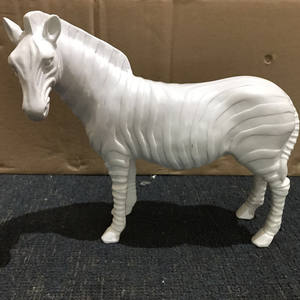 Estatua de caballo pintada de fibra de vidrio grande, modelo <span class=keywords><strong>Animal</strong></span> de resina para decoración de ciudad - Product Image 6