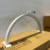 Demi-lune lumière Led à intensité variable, lumière de lune avec pince, lampe de bureau pour Salon, tatouage d'ongles, lampe de manucure pour table