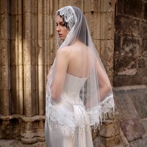 YouLaPan Velo de <span class=keywords><strong>mantilla</strong></span> victoriano con gotas de cristal colgantes, sin peine, accesorio de boda vintage para ceremonia en iglesia V395 - Product Image 6
