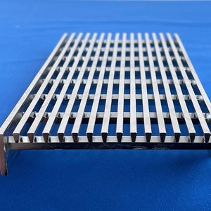 Nhà Máy Giá Heavy Duty 304 thép không gỉ cống Grate Bìa SS đường lái xe lưới cho ngoài trời ứng dụng cho hồ bơi - Product Image 1