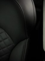Maßgefertigt für Mercedes-Benz, BMW und Audi: Sitzunterboden-Abdeckung Upgrade und Ersatz des Schaumstoffs