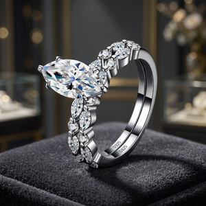 Anillo de Compromiso y Boda de Lujo en Plata de Ley 925 con Moissanita Corte Marquesa de 2ct, VVS1, GRA, Chapado en Rodio y Engaste de Garras - Product Image 3