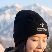 Bonnet en tricot côtelé brodé pour l'hiver, idéal pour la randonnée, le ski, le cyclisme et les activités de plein air