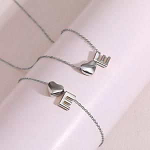 Collana con Ciondolo a Lettera in Acciaio Inossidabile Placcato Oro 18k, Collana con Ciondolo a Cuore Semplice e Trendy, Bracciale e Cavigliera per Gioielli Quotidiani - Product Image 4