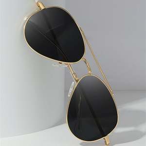 Gafas de Sol de Aviador de Metal Vintage 2025 con Logotipo Personalizado, Gafas de Sol Polarizadas de Aleación con Protección UV400 para Hombre y Mujer - Product Image 2